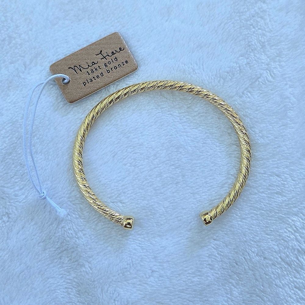 Mia Fiore Textured Gold💛 Cuff Bracelet - NWT